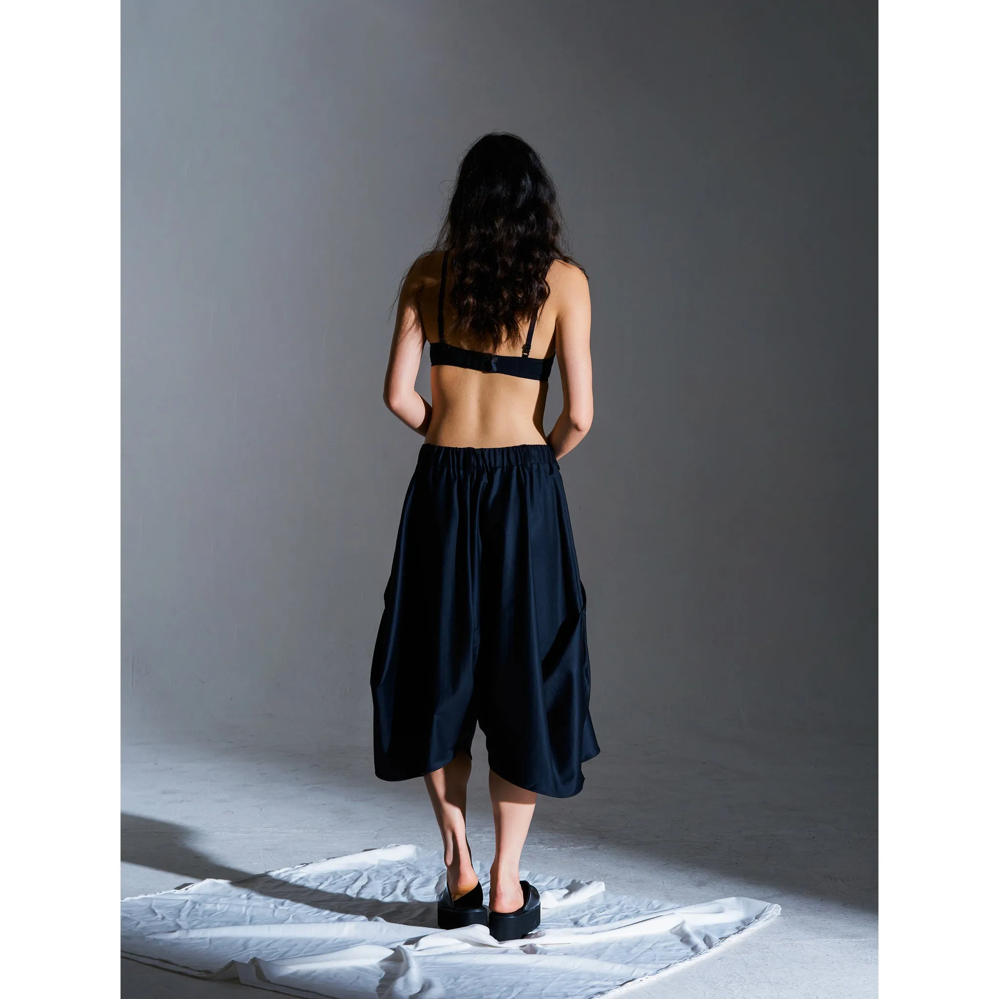 DRAPED SHORTS (PINSTRIPE)